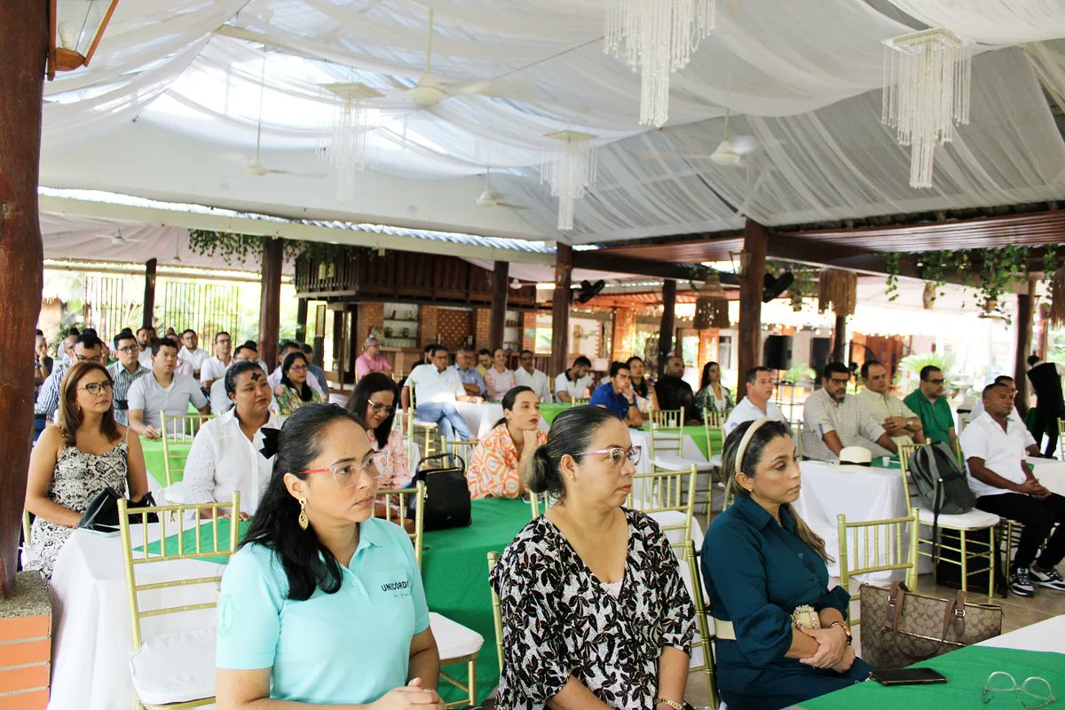Unicordoba_Col's tweet image. Los profesores reafirman su compromiso de seguir avanzando hacia la construcción de la excelencia educativa y el desarrollo integral de nuestros estudiantes.