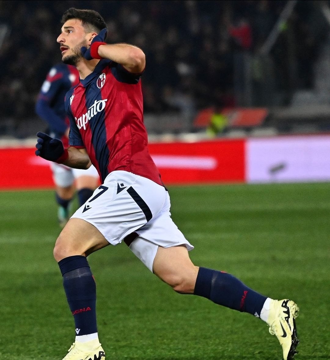 NCCALCIA's tweet photo. 🕗 FINE PARTITA‼️

#SerieA 🇮🇹

🔴🔵 #Bologna 2-0 #Fiorentina 🟣🟣

⚽ 12' #Orsolini 🔴🔵
⚽ 90+5' #Odgaard 🔴🔵

#BolognaFiorentina #BOLFIO #NasceCresceCalcia https://t.co/50xFdolqle
