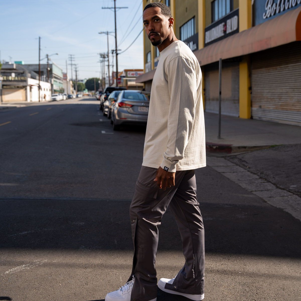 Conquer the streets in style with our 'made' heavy weight long sleeve tee and cargo pants. Urban chic has never felt so comfortable. 🌆👕👖 #MadeForUrbanLife #StreetStyle 

#StreetStyle
#UrbanExploration
#CityLife
#FashionOnTheMove
#ComfortMeetsStyle
#UrbanChic
#CityVibes