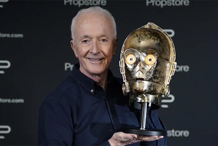 More Treasures from the Anthony Daniels Collection Available at Propstore Live Auction in LA - jedine.ws/oedc #StarWars @propstore_com @starwars #C3PO #ANewHope @ADaniels3PO #PropStoreLiveAuction @BrandonAlinger #ReturnOfTheJedi