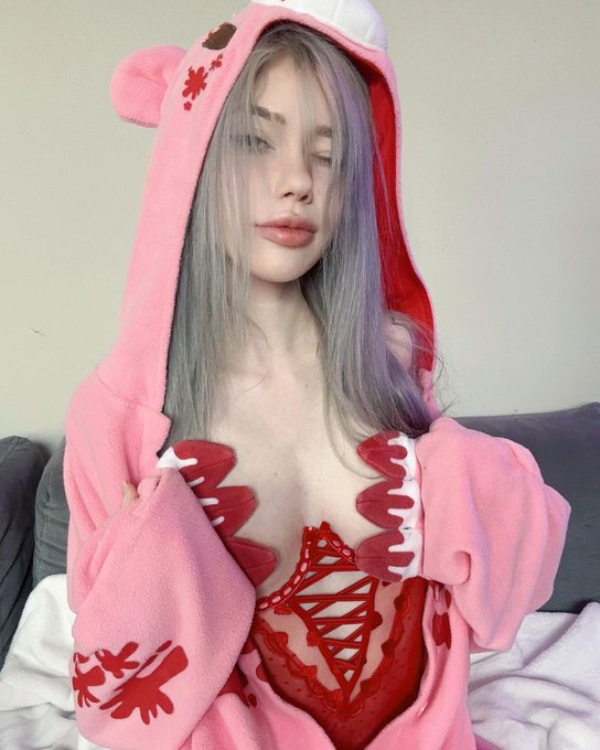 Watch Saekki's leaked NSFW photo on TwXstars