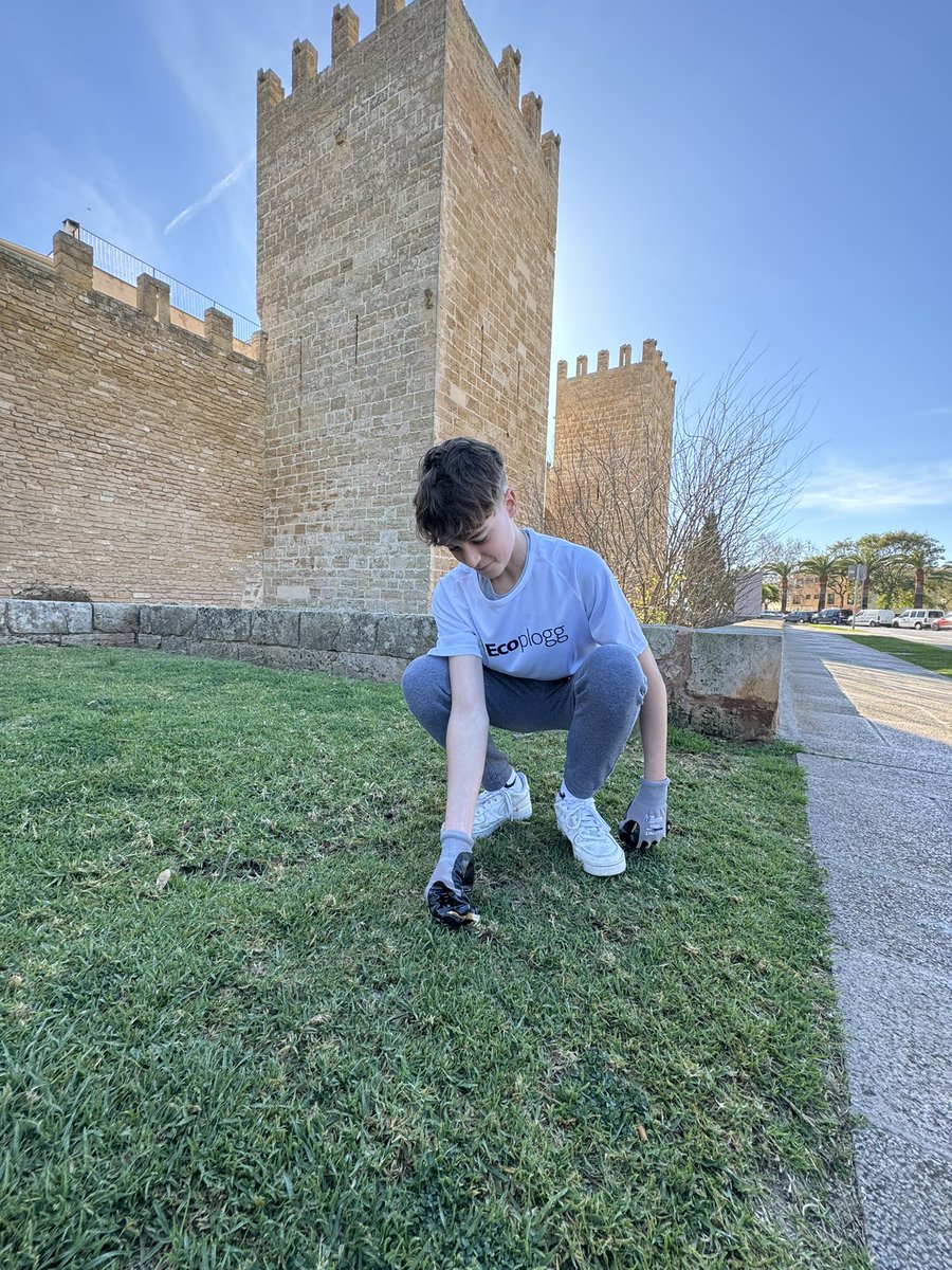 ajtalcudia's tweet photo. Aquesta iniciativa té com a objectiu desenvolupar una pàgina web i una app que facilitarà l'organització de quedades que combinaran l'esport amb la neteja de l'entorn.
@iesportdalcudia 
#plogging #Ecoplogg #ProjecteSostenible #Esport #Neteja https://t.co/IYw50H532D