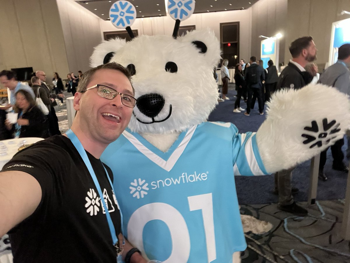 badamsinco's tweet photo. Fantastic kickoff at #snowflakesko24! Great hearing from our executives on vision and strategy for the upcoming year. Even got to meet Snowflake the bear! https://t.co/clyCA3MlWH