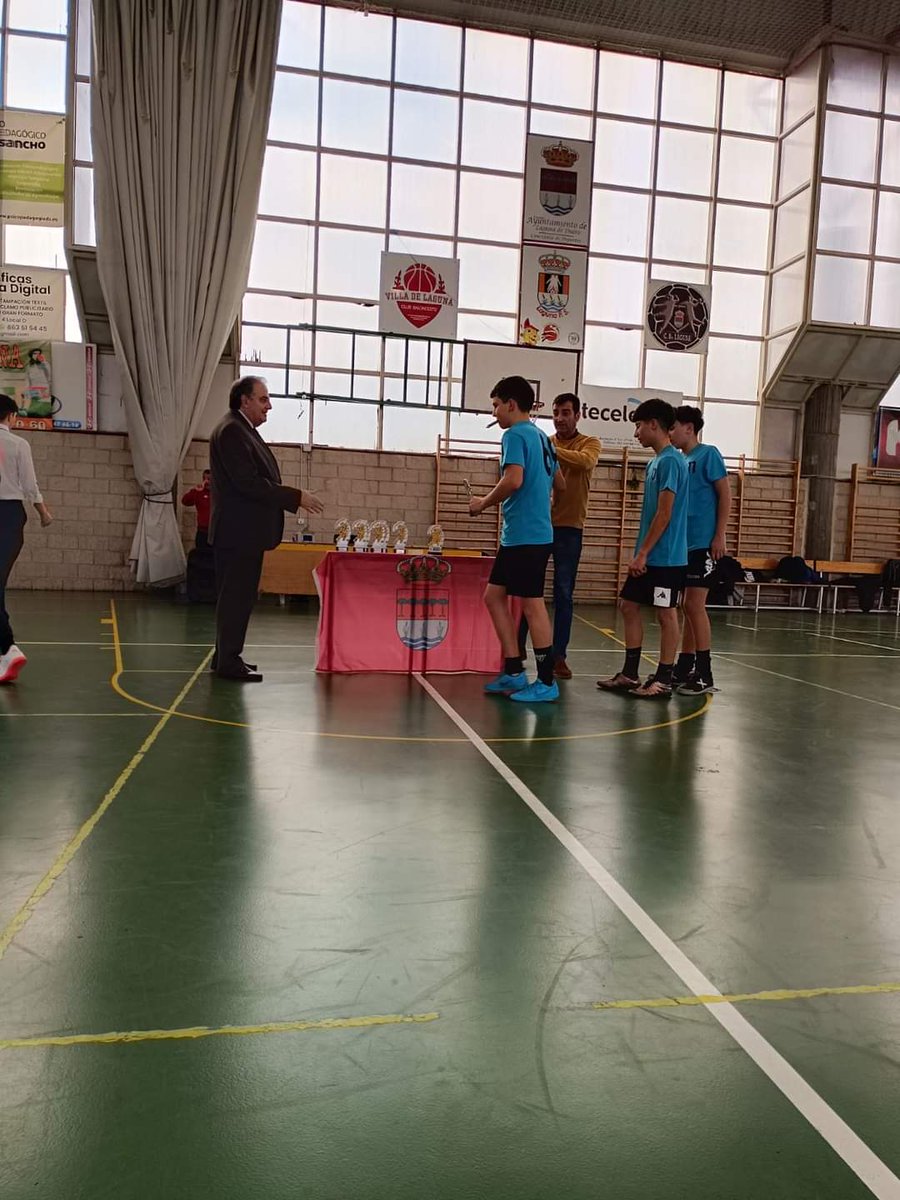 Ayer tuvo lugar la gran final del #maratón de fútbol sala en la categoría pre-juveniles. La disputaron La Pituneta y Sporting Brugal, haciéndose con el triunfo los jugadores de  La Pituneta. ¡Enhorabuena!

#lagunadeduero #carnaval2024 #concejalíadedeportes