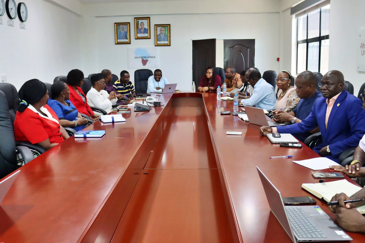rieklul30's tweet photo. Had a great meeting with Director Beatrice Hamusomde, Director @comesa_lusaka. I assured her of @JeanKaseya2 CEO @AfricaCDC commitment to work with COMESA to expedite production of local manufacturing of medical products such as vaccines, diagnostics, therapeutics, and supplies. https://t.co/3jIGnlGk9j