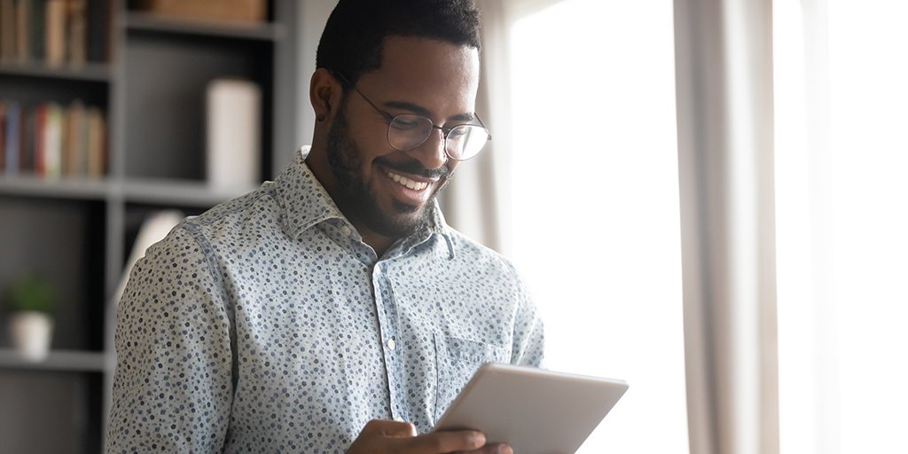 Alterian's tweet photo. Lead with AI-driven CX! Early adoption means unmatched performance &amp; a competitive edge in the evolving CX landscape. Dive into deep customer insights &amp; hyper-personalized experiences. The future of customer journey redefinition begins with AI. #AI #CX
https://t.co/PtlYb4Q3W2 https://t.co/YR49XXhXbx