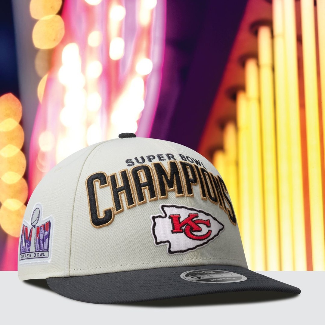 SunsetMallSA's tweet photo. Shop championship gear now! 🏈🏆📷: @lids https://t.co/CDL7ky44Wp