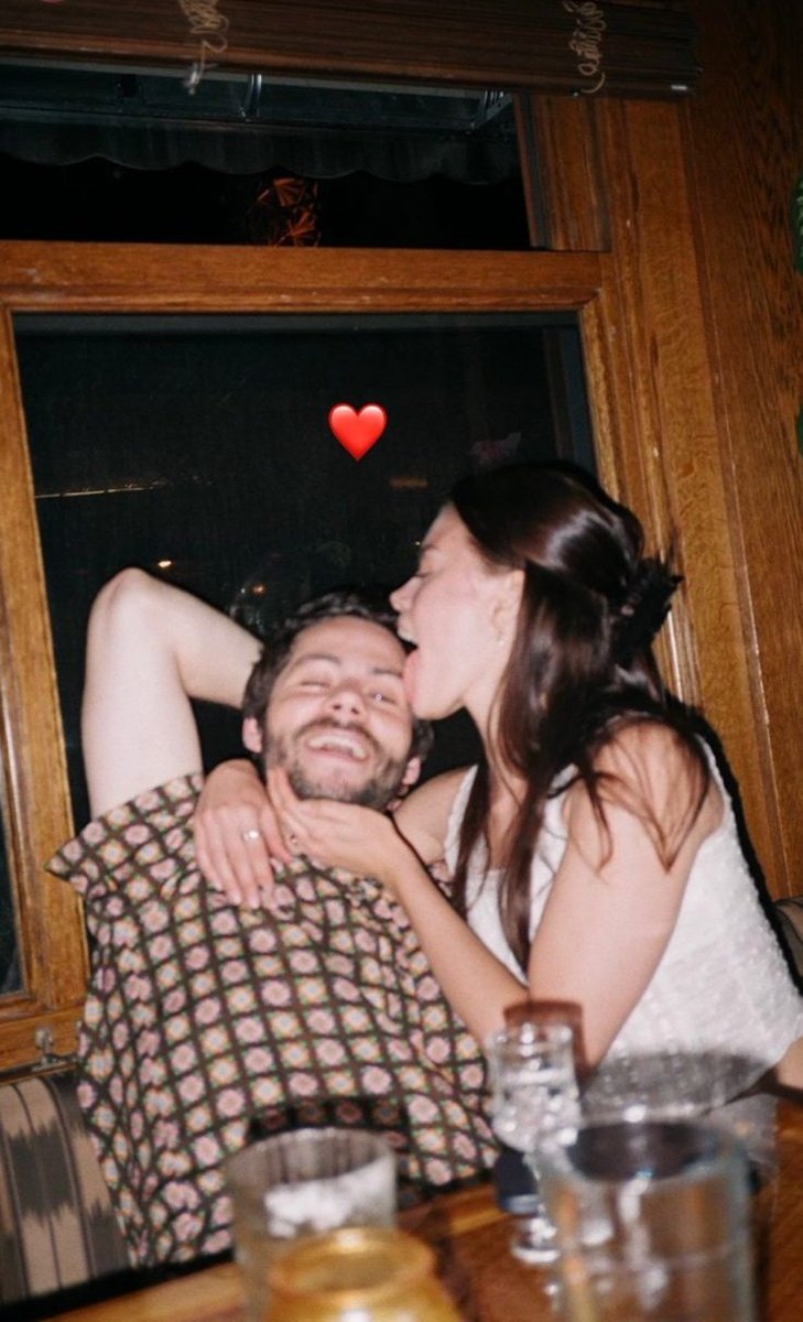 archivdob's tweet photo. happy valentines day https://t.co/DtNYI3Slzr