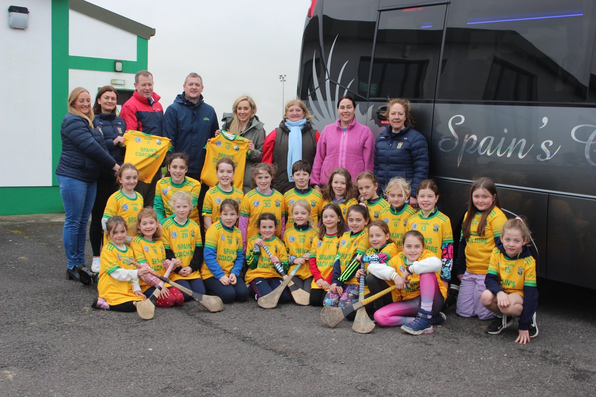 ExecTravelSol's tweet photo. 💚🤍💚🤍As part of our commitment to support local communities, we are thrilled to announce our sponsorship of Mullagh Camogie Club's jerseys. We extend our best wishes to the entire team and management for a successful season ahead. #mullagh #localcommunities #camogie https://t.co/UiNYYZIGzz