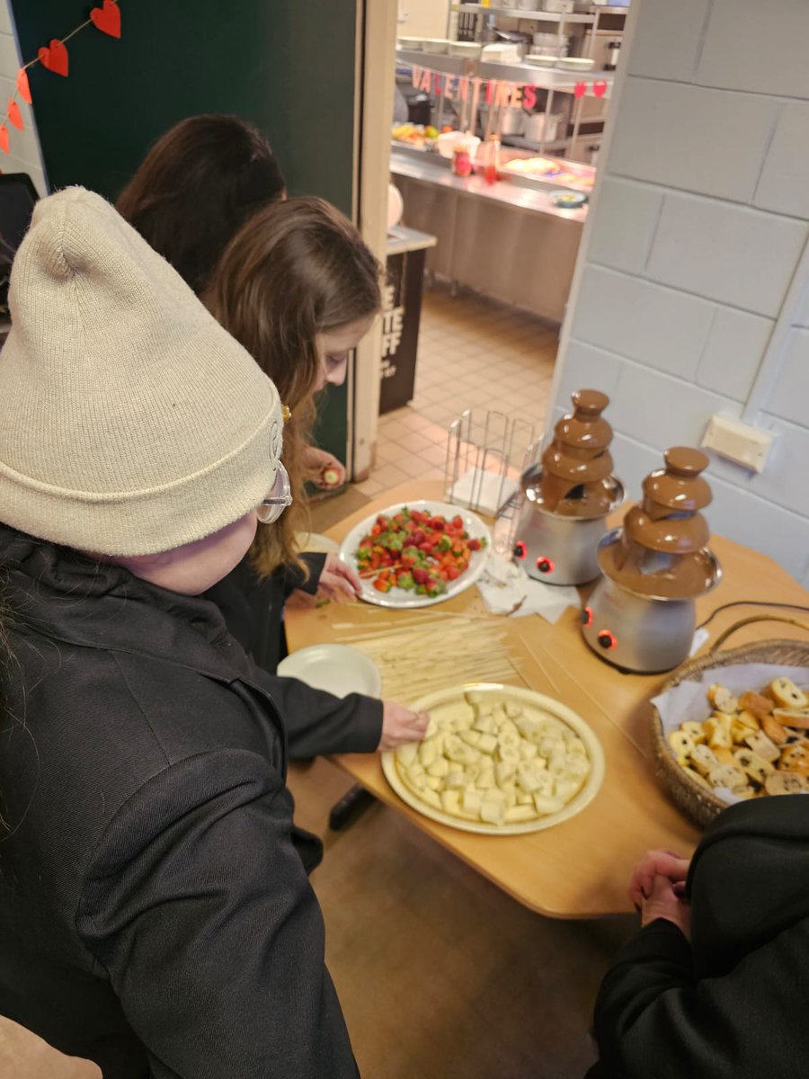 BCSchool1's tweet image. Second special breakfast in a row at BCS Breakfast. A valentines theme for today saw students enjoy a chocolate fountain with fruit and chocolate chip brioches! #ValentinesDay