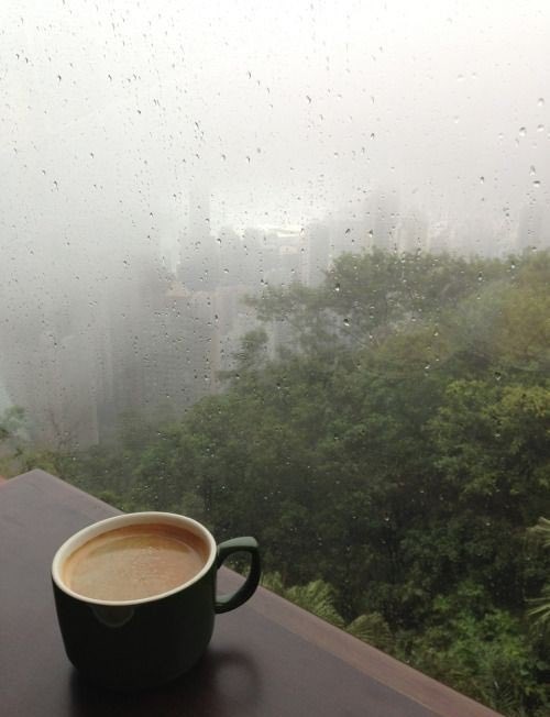 Yağmur sesi, toprak kokusu ve kahve..