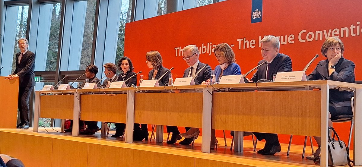Important day for international justice today! 34 countries, including North Macedonia, have signed The Ljubljana - The Hague Convention. Minister of Justice Mr. Loga has signed the Convention on behalf of 🇲🇰 Government.