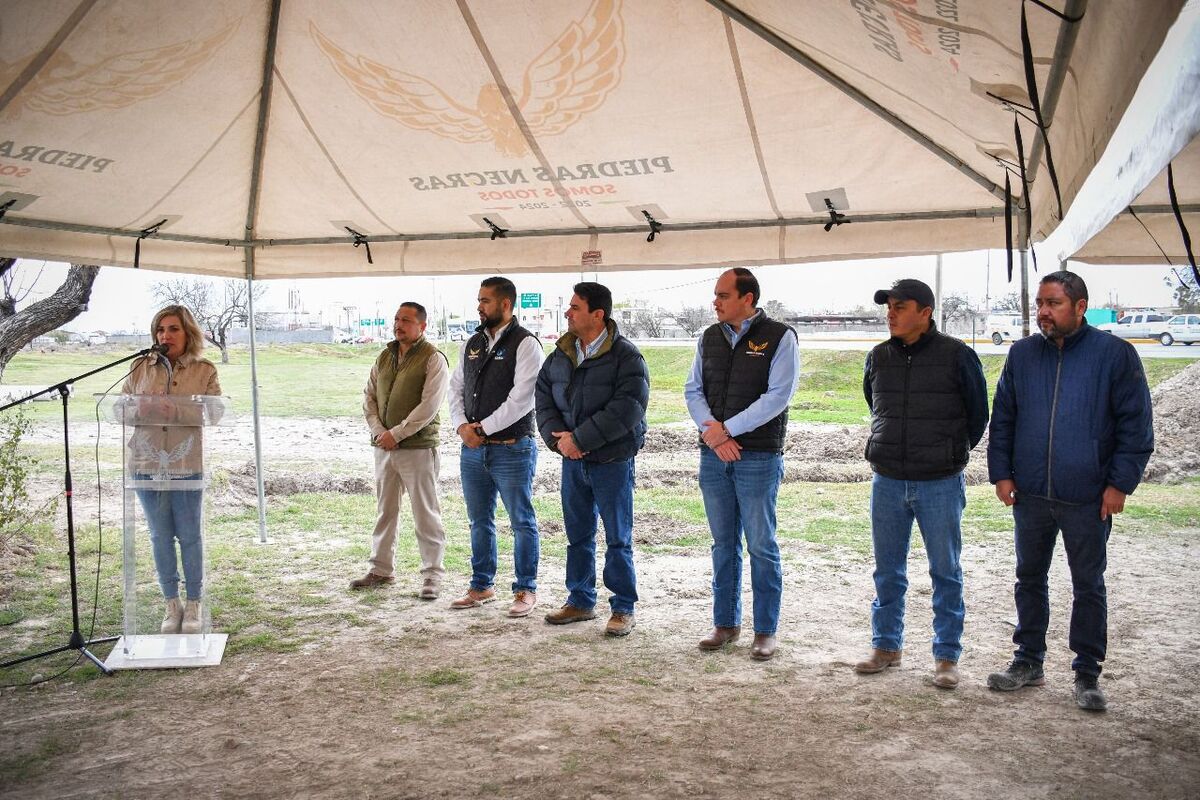 Radio_Zocalo's tweet image. Conectarán nueva línea de agua de 18 pulgadas éste jueves; 10 colonias tendrán desabasto
radiozocalo.com.mx/641372/ 
#SIMAS #Desabasto #PiedrasNegras #Acoros #LíneaDeAgua