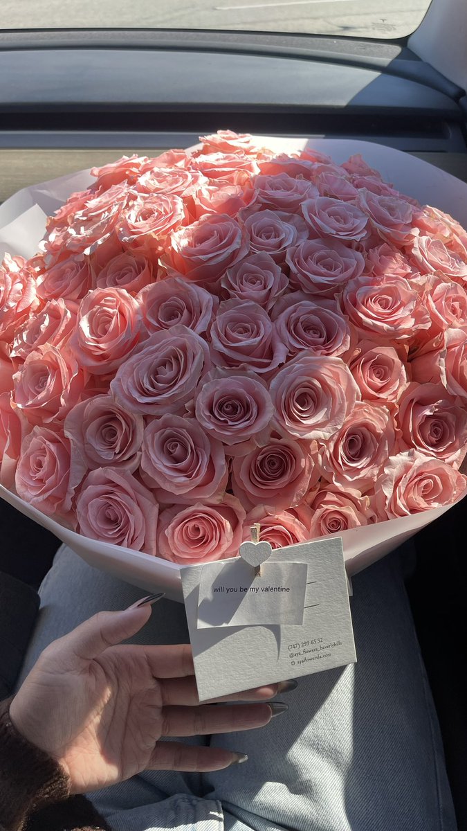 kayyvvv's tweet photo. happy love day 💌🎀 https://t.co/MaG5C6LVkW