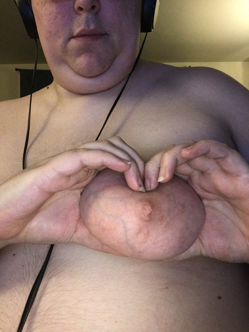 Hello all my followers (I hate using that word, friends?) it is Valentines Day and while @The_FatBear<a href="/tag/therapycow"class="tags"><span>#therapycow</span></a>