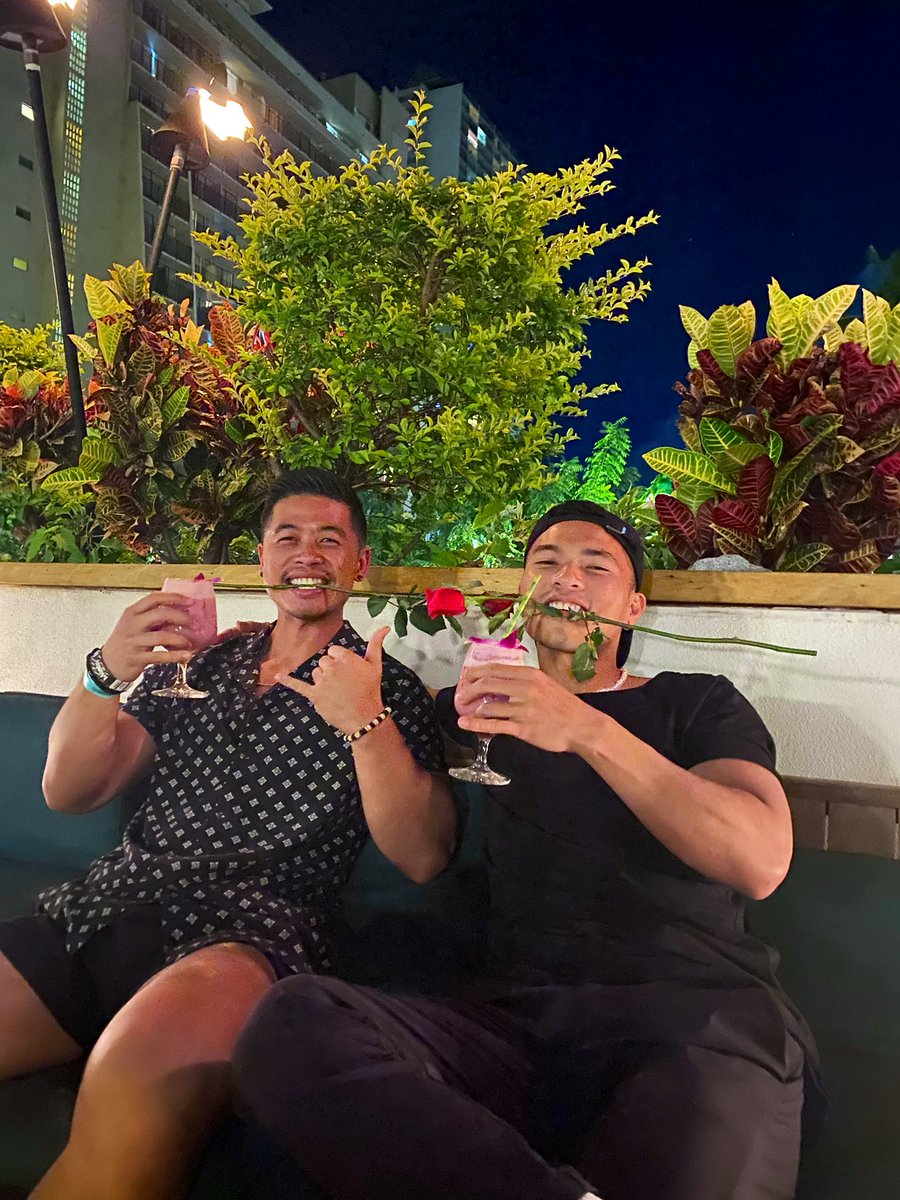 TheRealArthurr's tweet photo. Happy Valentine's Day from the boys @btrufit https://t.co/GGooS4n5F1