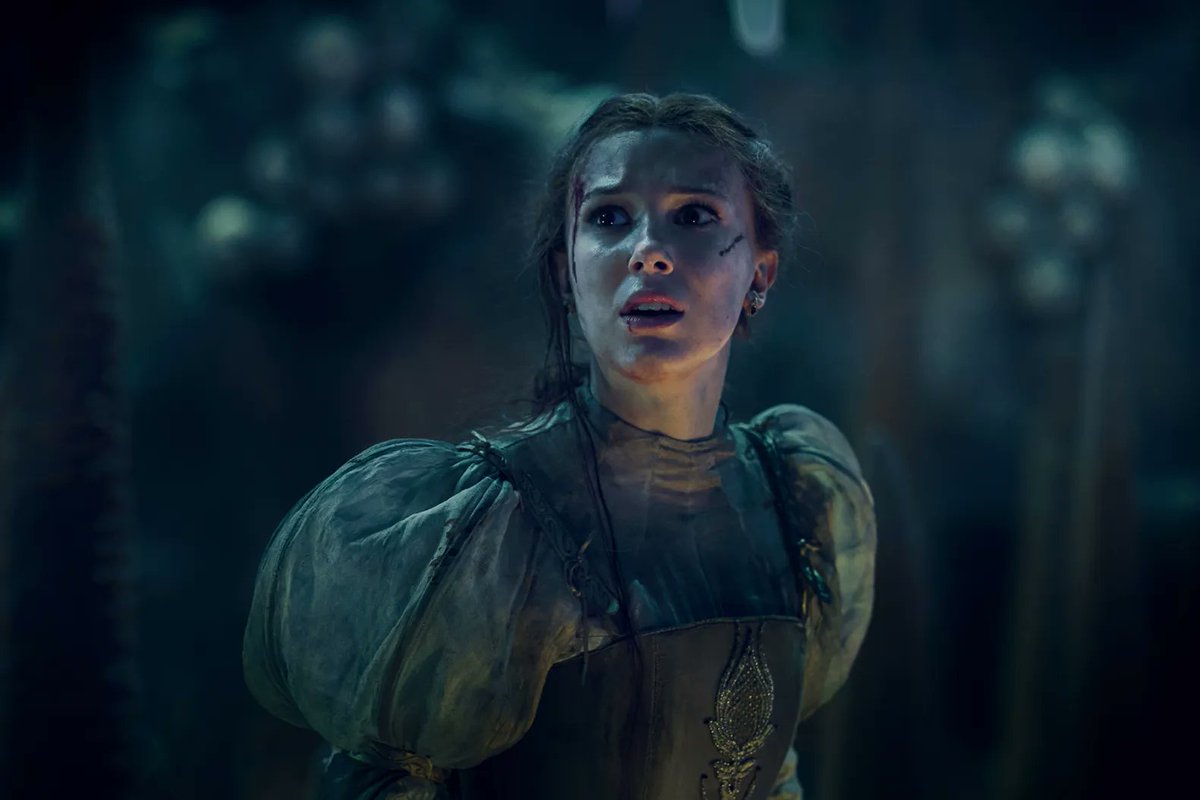 popcultplanet's tweet image. This is not like the fairytales I remember… #MillieBobbieBrown is giving girl power in new #Damsel trailer.