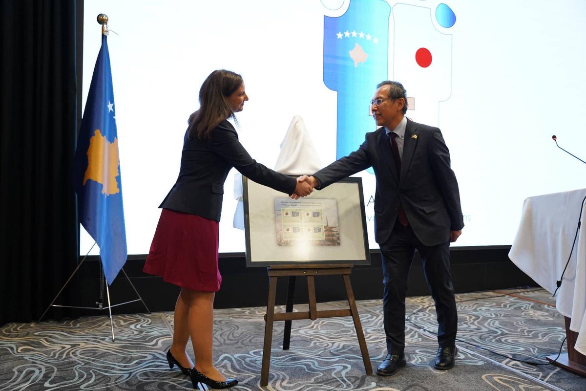 Artane_R's tweet photo. 🇽🇰🤝🇯🇵
It was an honour to reveal the special @PostaeKosoves stamp celebrating 15 years of Kosova-Japan diplomatic relations, w/ Ambassador Mizuuchi.

May generations of 🇽🇰 &amp; 🇯🇵 collectors appreciate the stamp commemorating this day, as our eternal friendship grows ever-stronger! https://t.co/1sbzdo80Vu