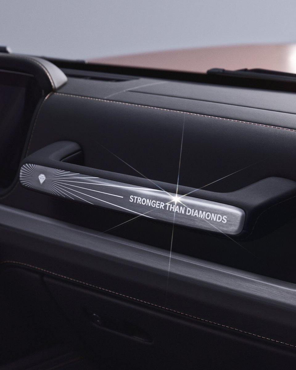 MercedesBenzUSA's tweet photo. Love in every detail.

Meet the G-Class STRONGER THAN DIAMONDS Edition – with a fully Black Nappa leather interior, exclusive diamond door locks and our special promise in writing: Stronger than diamonds.

#MercedesBenz #GClassDiamond #LoveThatLastsForever https://t.co/eqZMmPLsG4