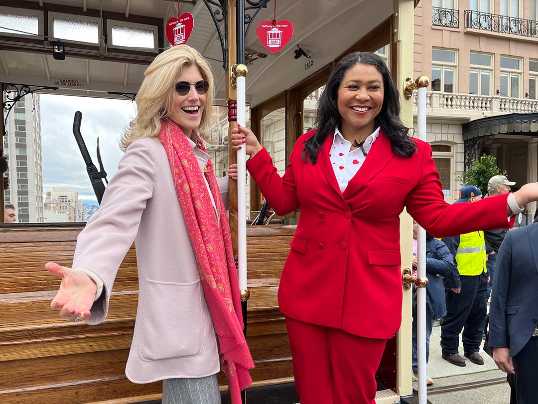 On this #ValentinesDay, San Francisco and Mayor London Breed honor Tony Bennett by dedicating California Street Cable Car #53 to him, in a ceremony attended by his wife Susan Benedetto. This tribute celebrates Bennett's iconic 'I Left My Heart in San Francisco”. ❤️