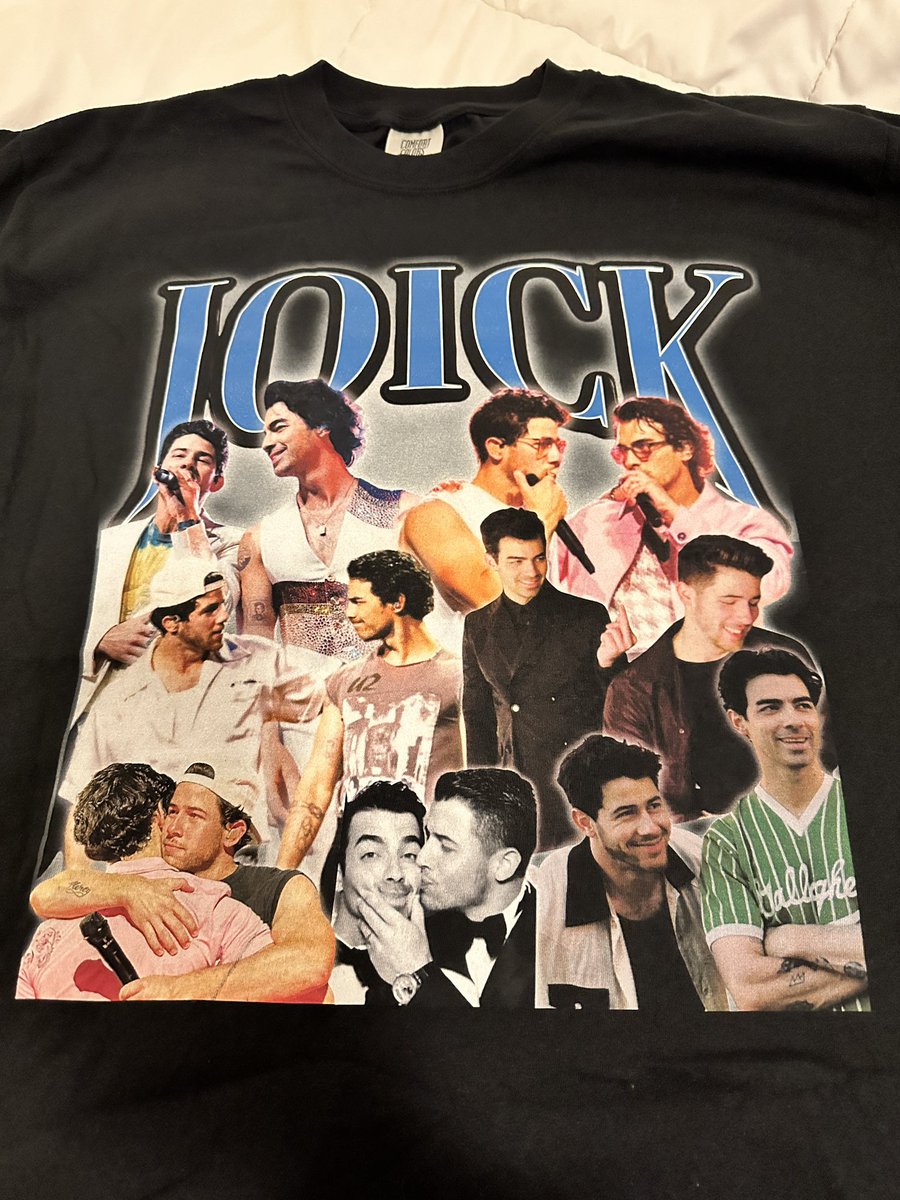 nickjonline's tweet photo. happy valentine’s day to #JOICK and myself. @nickjonas @joejonas
https://t.co/slqbBKa3dW https://t.co/mVsN6yYfIr