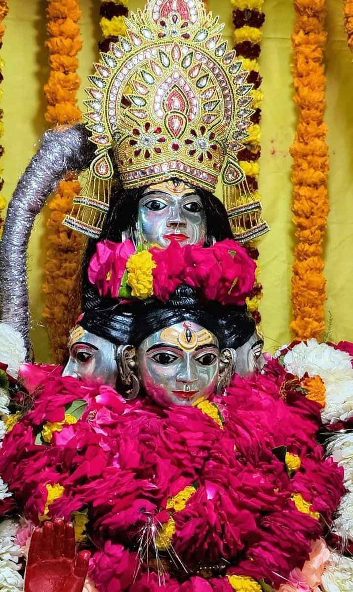 Real18ashutosh's tweet photo. ❣️कल चढ़ गया  "काशी विश्वनाथ बाबा"  को तिलक.....दूल्हा बनेंगे हमारे महादेव🔱

🚩बसंत पंचमी के शुभ अवसर पर बाबा भोलेनाथ का तिलकोत्सव हुआ😊

🙌🏻ॐ नमः पार्वती पतये हर हर महादेव🙏🏻

#हर_हर_महादेव_शिव_शंभू_ॐ ❤️ https://t.co/rGh45CtxzH