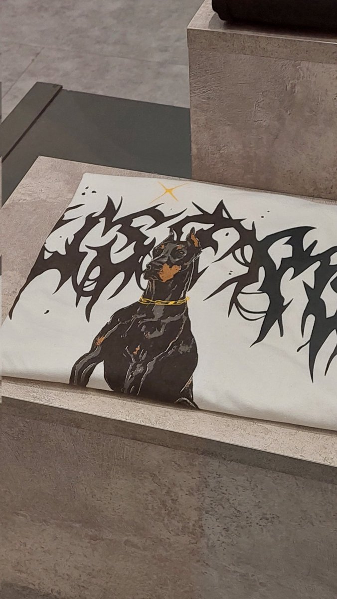 thwipjk's tweet photo. esto quiero de regalo como el buen doberman que soy https://t.co/AsLlvHA7pk