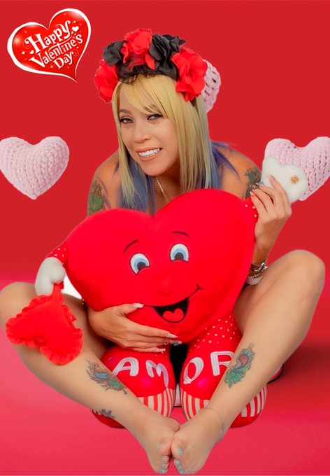 Feliz d&iacute;a del amor y la amistad ❤️ https://t.co/rUmMe5EQ9p<a href="/tag/nuevafotodeperfil"class="tags"><span>#nuevafotodeperfil</span></a>