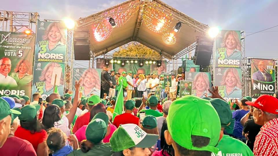 Cierre de campaña de la próxima y segura ALCALDESA por nuestro Municipio de Santa Cruz de Barahona NORIS MEDINA, Vota verde en la casilla Número 3. @FPcomunica @LeonelFernandez @Vota3 @FPcomunica