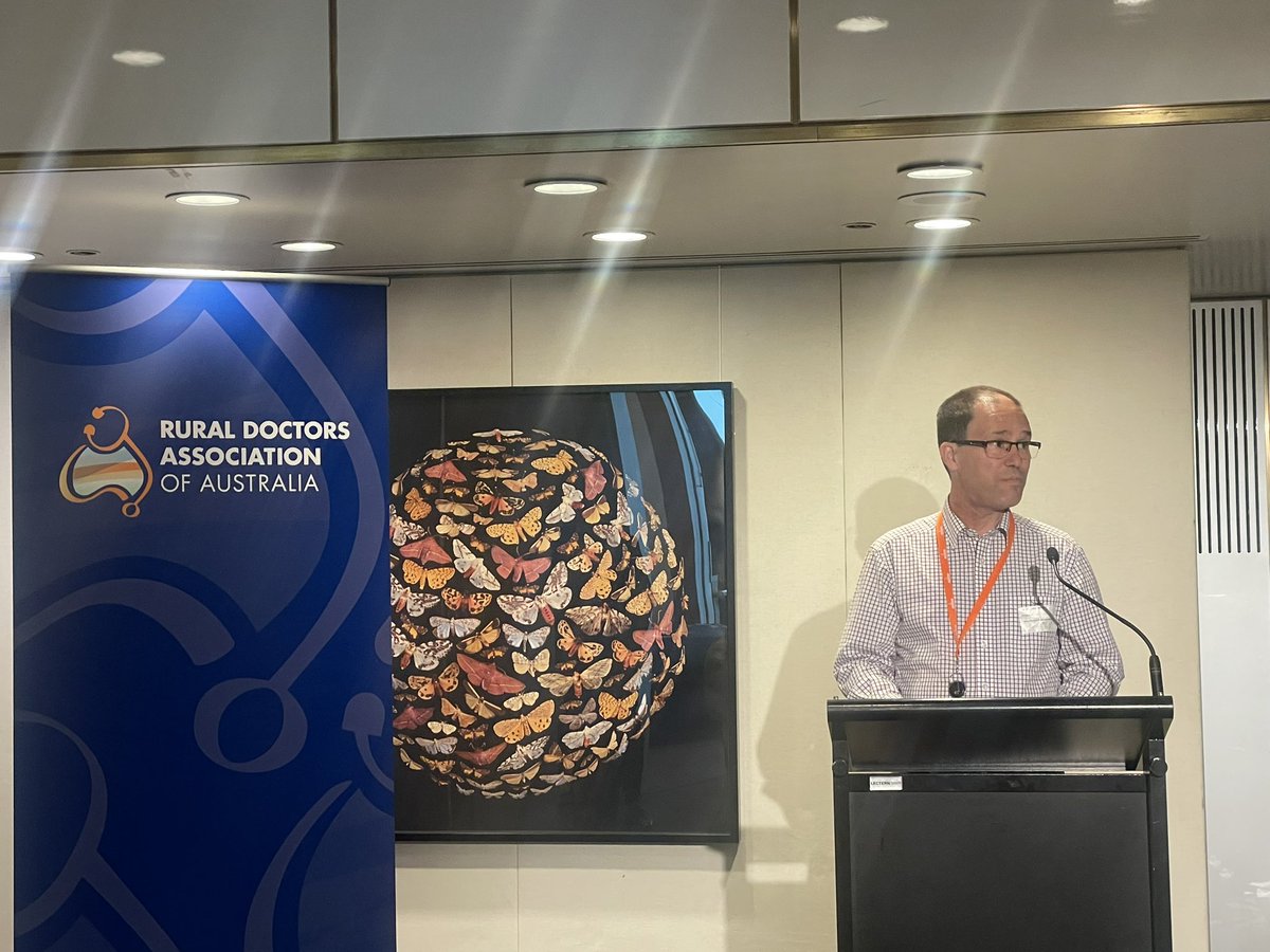 RDAA president @LewandowskiRt thanks all the attendees particularly to the rural docs who have travelled to Canberra and taken time out from their rural communities.