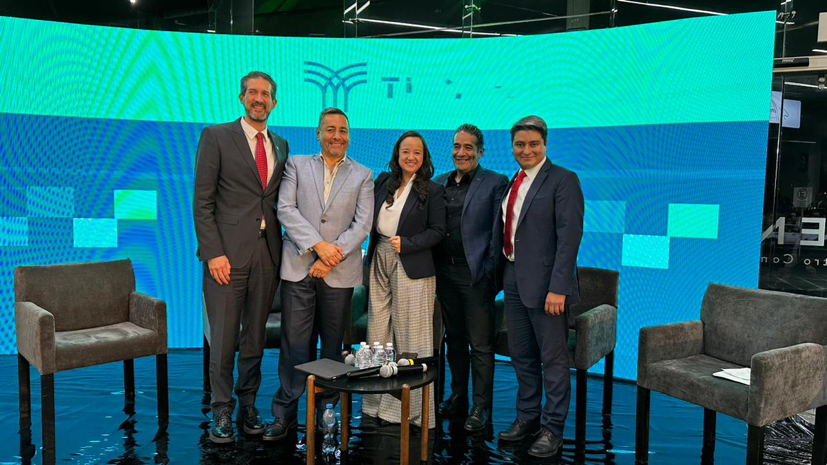 BrunoZepedaB's tweet photo. ¡Ayer inauguramos el 11° #EspacioConnect de @Tecmilenio! Me llena de orgullo ver cómo cada uno de estos espacios se convierte en un centro de colaboración y aprendizaje, donde nuestros #aprendedores construyen el camino hacia su propósito. https://t.co/pwNLdrMNJF