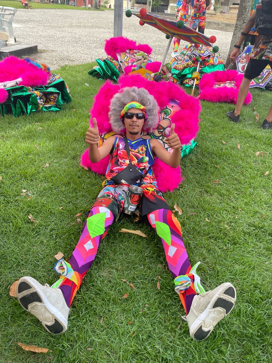 Paganotti41plt's tweet photo. O importante é competir e se sentir um campeão 🅰️🥳
#BateBola #bateboleiro #riotur #RioCarnaval2024 #cultura #subúrbio https://t.co/AxpXBO6hss