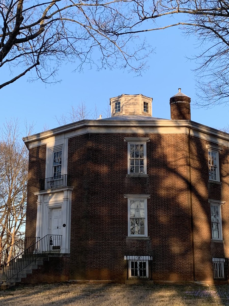 TravelersParan1's tweet photo. Tonight we investigate Octagon Hall!  #paranormal #haunted #octagonhall https://t.co/UzYNKRmDox