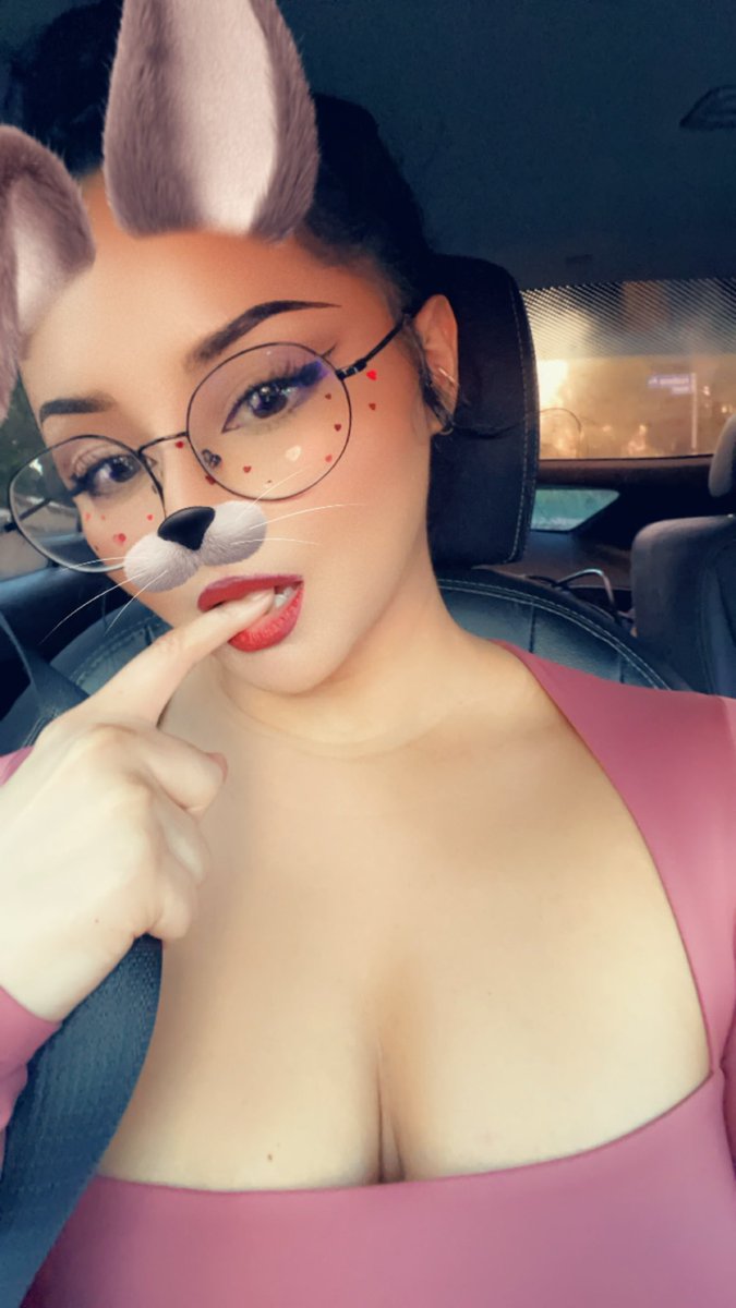 JackieTheFunBun's tweet photo. Be my valentine?💋💕 https://t.co/q4wsqyyrAB