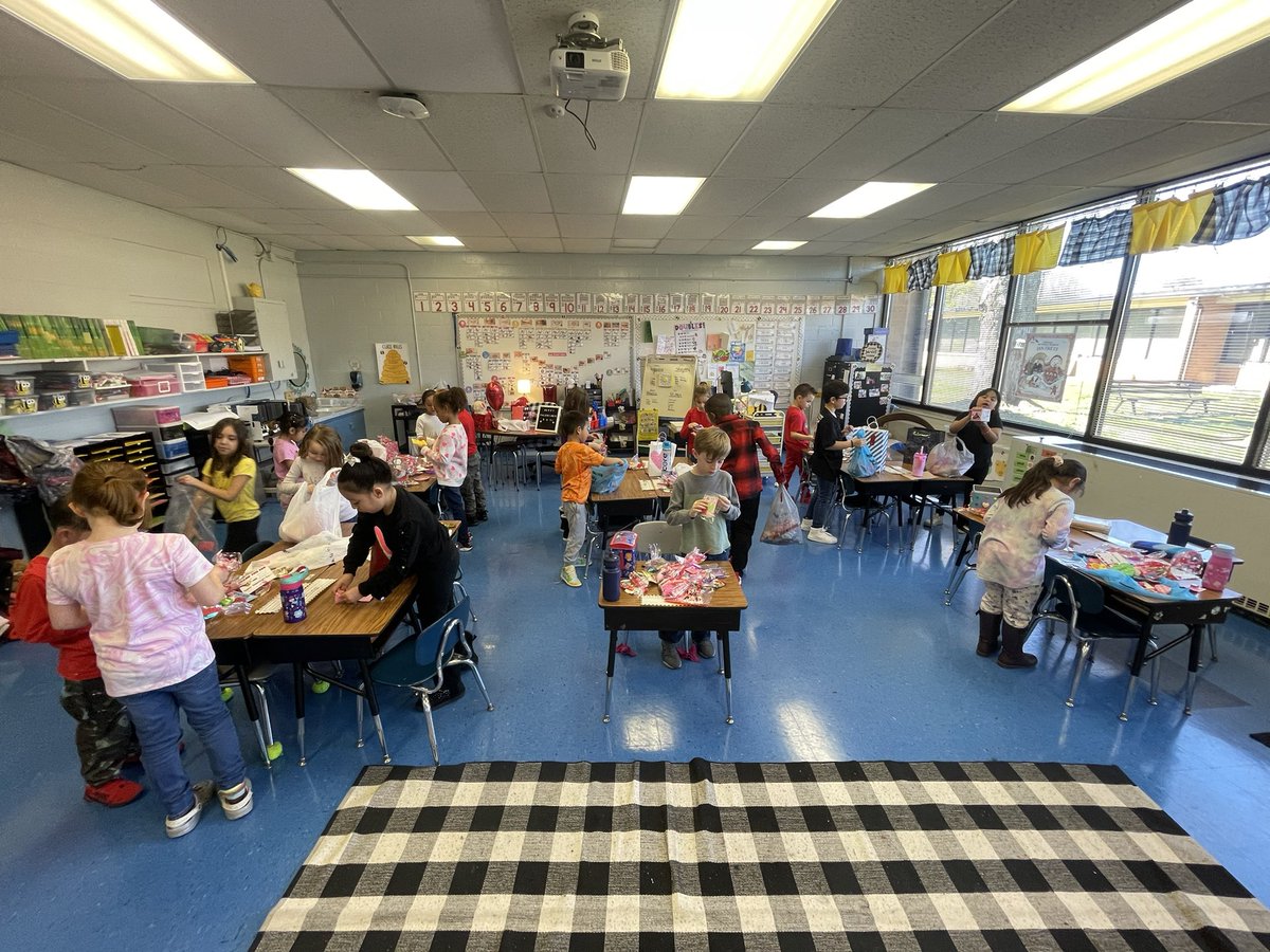 My favorite holiday made even sweeter by 19 of my little friends! 🩷