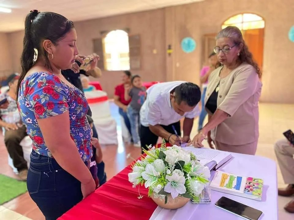 El 🧑🏼‍⚖️ Dr. Federico Matamoros, Juez Local Único de San Juan de Limay en compañía de autoridades municipales celebraron la segunda edición de 👰🏼🤵🏼 bodas masivas 2024. 

📸 de Cortesia
#Esteli
#Nicaragua 
#PoderJudicialEsteli