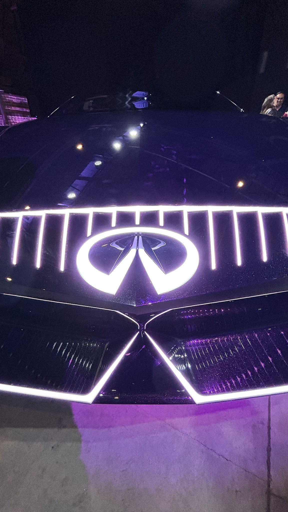 Infiniti light 2024 up emblem
