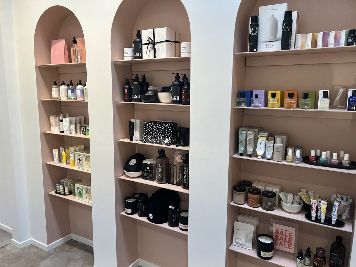 sharaeltravels's tweet photo. Had the most amazing facial with Devin at Shop/Good in San Diego. It was the Cacao Renewal Facial that was exfoliating, brightening, hydrating and firming.
•
•
#shopgood #cleanbeauty #healthyliving #cleanskincare #wellnesstravel #cleanfacial #sandiego #visitsandiego #promotion https://t.co/YRIjjEigmy