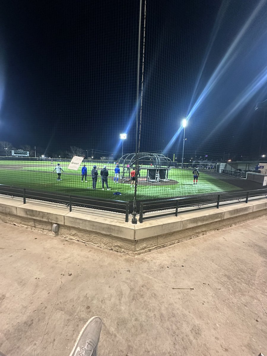 MarcusFaz26's tweet photo. Winter baseball workout @RangersYA https://t.co/ULkK69GYLU