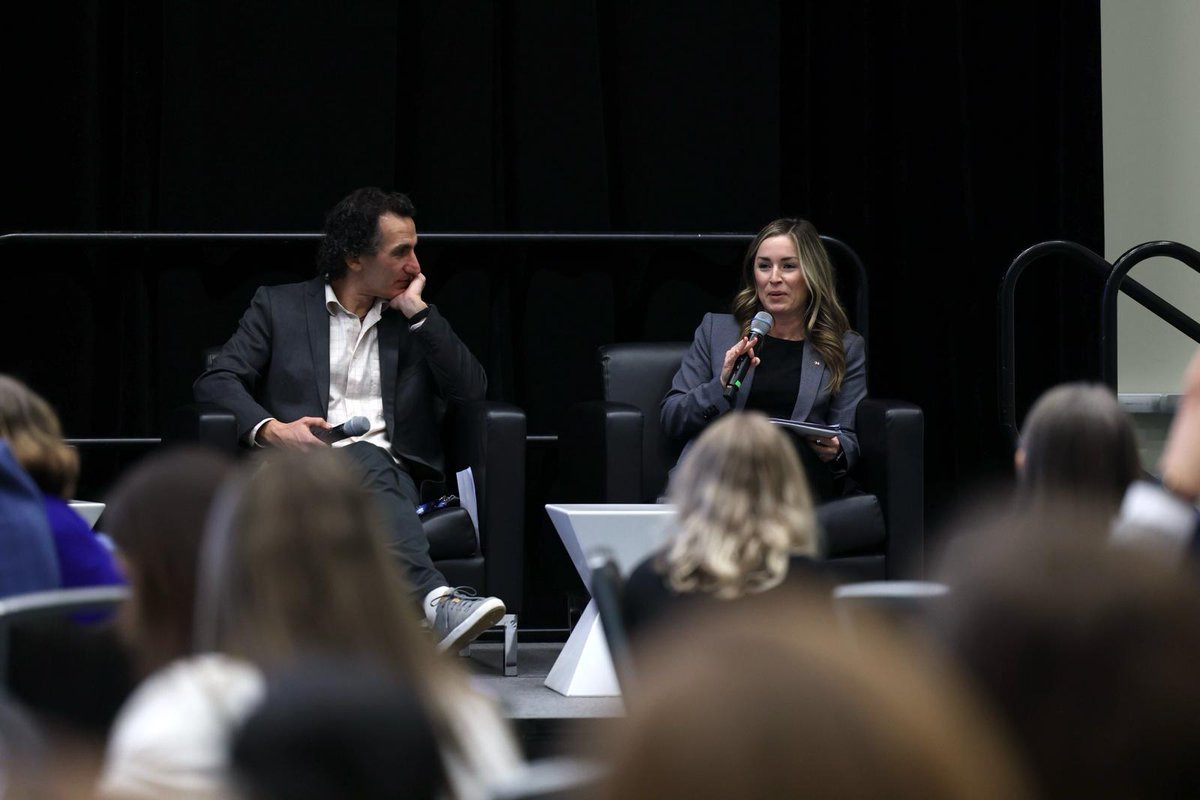 Delphi_Group's tweet image. "It's about progress over perfection." — Fantastic discussion at #GLOBEforum today on setting &amp;amp; meeting #InterimTargets on the road to #DestinationNetZero 📍 A big thanks to @simondonner, @kimhallwood, Laura Swaffield &amp;amp; our own @cab4tech for sharing their insights and learnings…