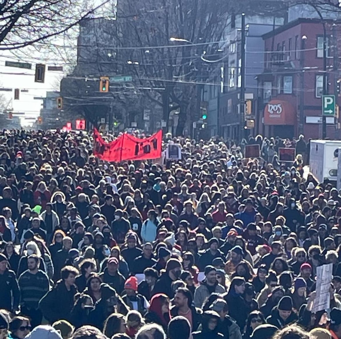 QueenJKWONG's tweet photo. The 33rd march for #mmiwgawareness in Van was a beautiful sunny day. A huge privilege and honour to march with 125 students and colleagues from @SutherlandSec They wore red dress broaches that they sewed 🧵 and beaded themselves. Hope for the future! #truthandreconciliaction https://t.co/fPVXw891c9