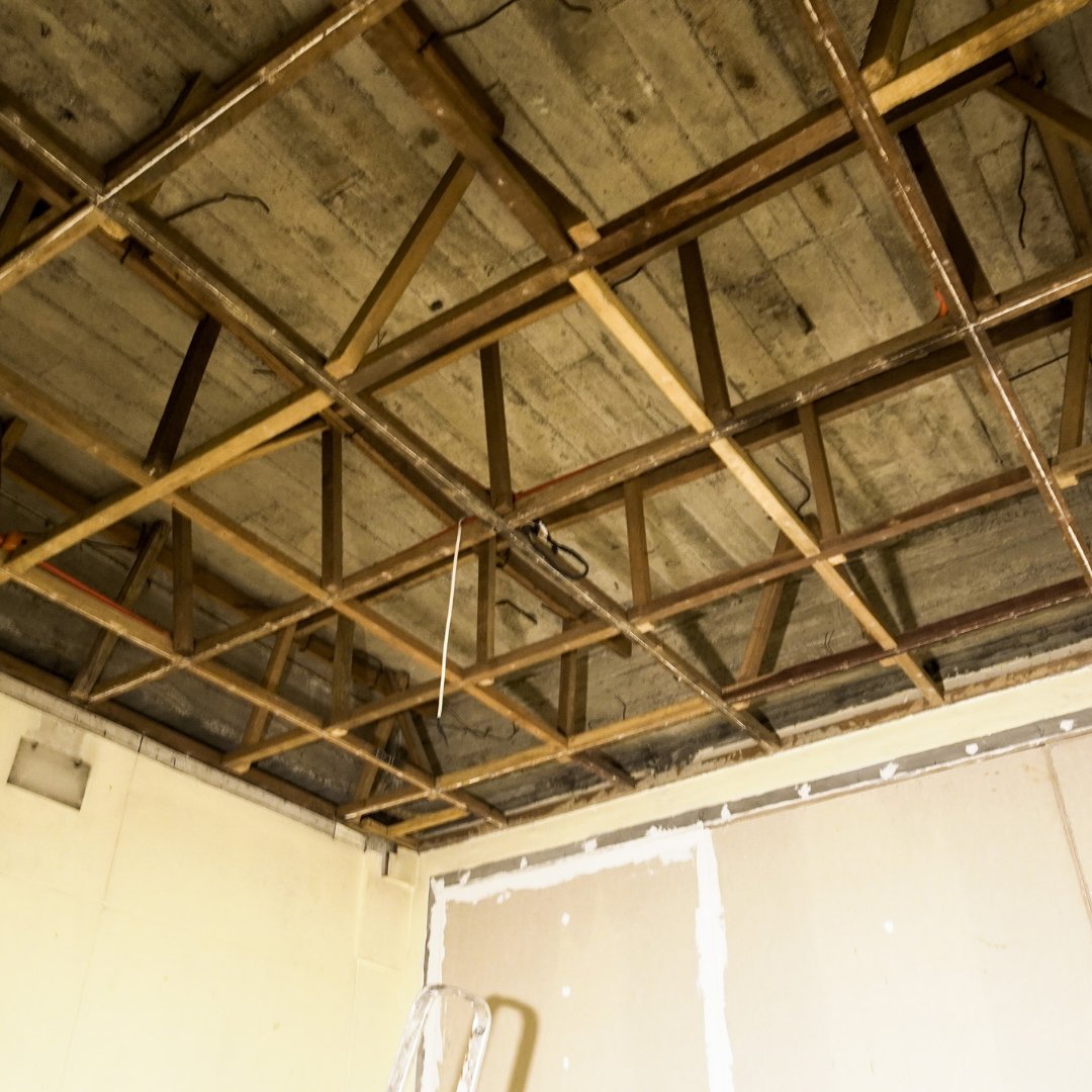 flipspacestudio's tweet image. Old framing that will be reused to accommodate the new ceiling.

#flipspace #architectureph #constructionph #renovation #quiapo #quiapochurch #manilacity