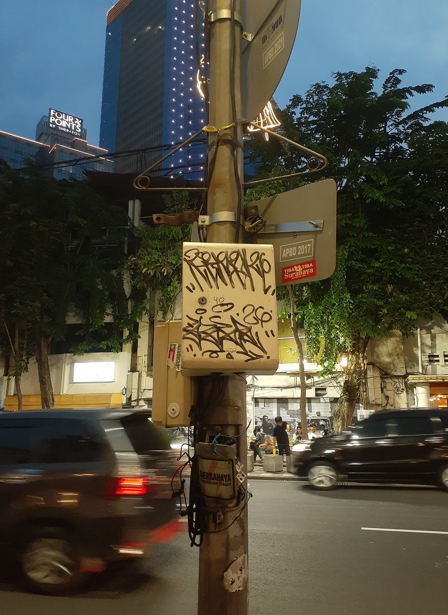beelaaiu's tweet photo. suka bgt liat coretan https://t.co/r2MI27nO4K