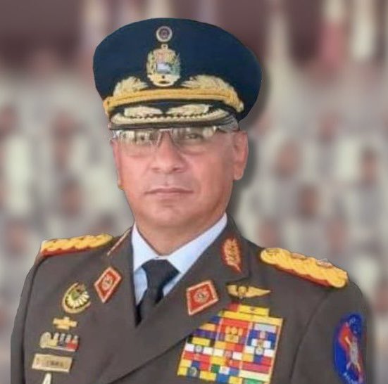 MQuevedoF's tweet photo. Hoy #14Feb24 Día de la Amistad, se nos va un Hermano, el GD Erling Rojas Castillo, a quien recordaré siempre como un hombre leal, honesto e inquebrantable en nuestros Valores Bolivarianos! 
Fue un honor trabajar a su lado…Volveremos a Batallar Juntos!!!
Mis mayores respetos y condolencias a sus familiares, compañeros y amigos!!! 
Hasta la Victoria Siempre querido hermano!
