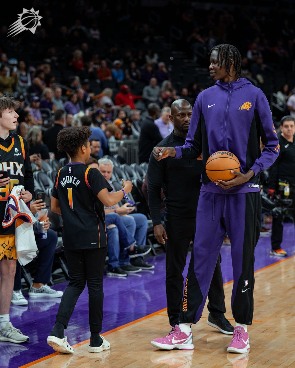 RT if you'd want a fist bump from Bol 🤜🤛