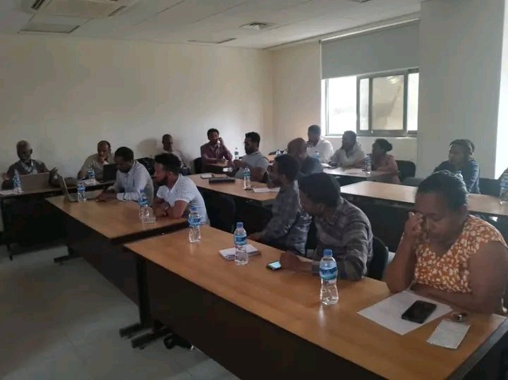 hayelomkahsay1's tweet photo. African CDC paid a work visit @THRI.
#CDC &amp; #THRI agreed to work together on public health Lab, AMR, PHEM and Data management . https://t.co/qtKm4bouUj