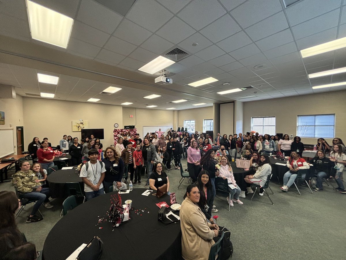 Outstanding morning with many of our @CardiffColts moms at Moms Matter! Celebrating the special role that moms play in the lives of our children! Amazing coordination & hospitality by @toniyoungAP & @kelly_lara312. @kseelye22 @katyisd