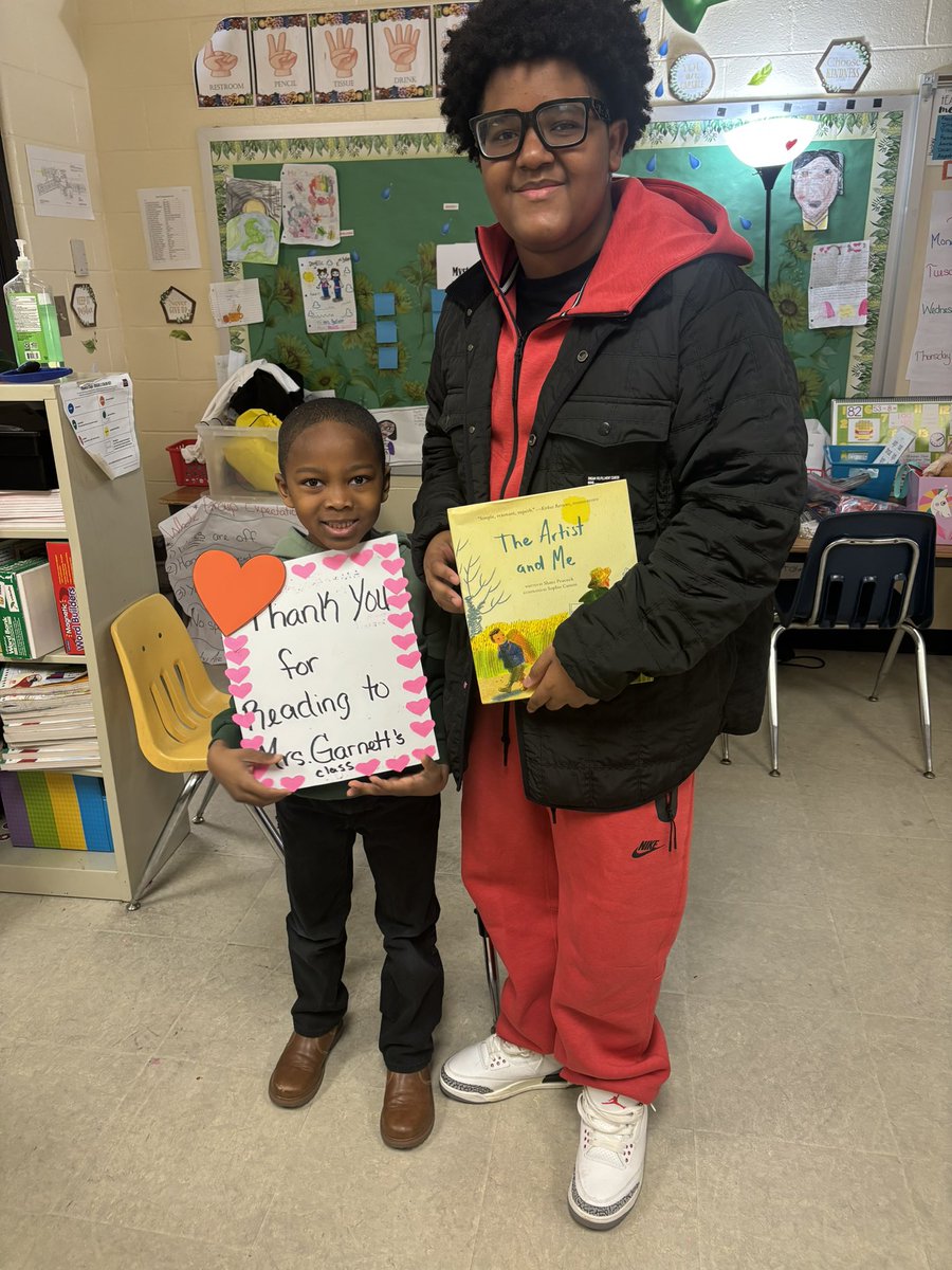 erickaG_Smith's tweet photo. Our "For the Love of Reading" guests kept us excited and intrigued with different book options, reading techniques, enthusiasm, and most importantly their time. Thank you to our partners, Landmark Christian school and Dr. Owens-Twaites for organizing this event. #CampbellES # https://t.co/bggi0yaZ9h