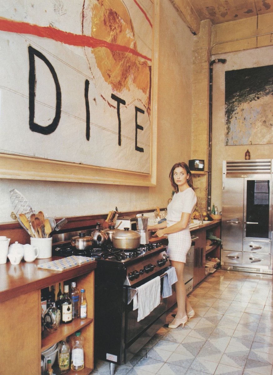 jillian813's tweet photo. ( manifestation ) minus divorce. honorable mention to olatz in the kitchen https://t.co/AoriFdSVNF