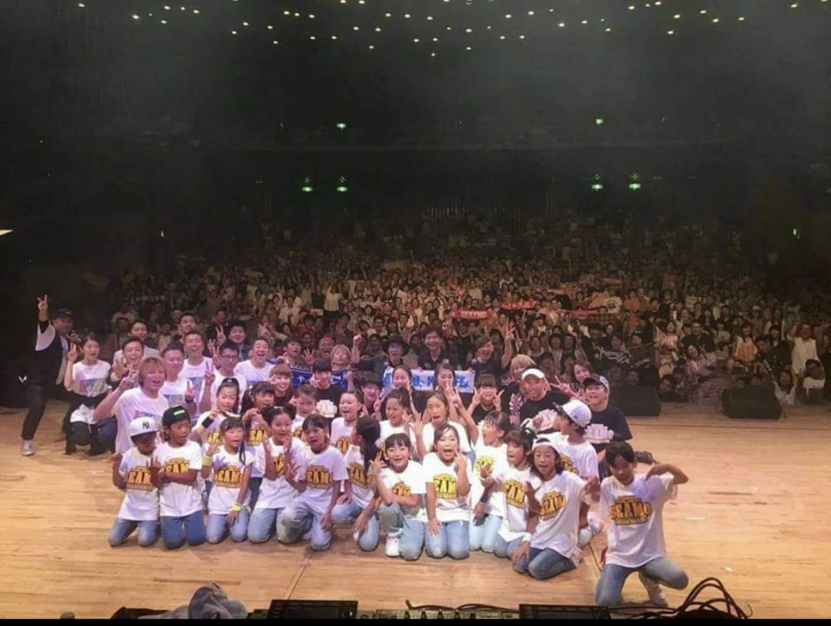 138_Next_Kaicho's tweet photo. 138 過去最大のイベント✨
一宮七夕まつり SEAMO ✕ ダンスマスター‼️
エイベックスの先輩、後輩による最初で最期のコラボ企画✨
キヤパ 1,600人の一宮市民会館が抽選で溢れるくらいに😊✨
この時が自分も娘も１番輝いていたし勢いがあったかも…
普通に何でもできると思っていた。。 https://t.co/zK0Fh78K4m